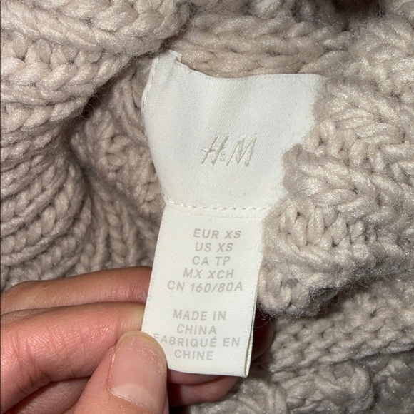 H&M Cream Knit Sweater - Picture 2 of 3